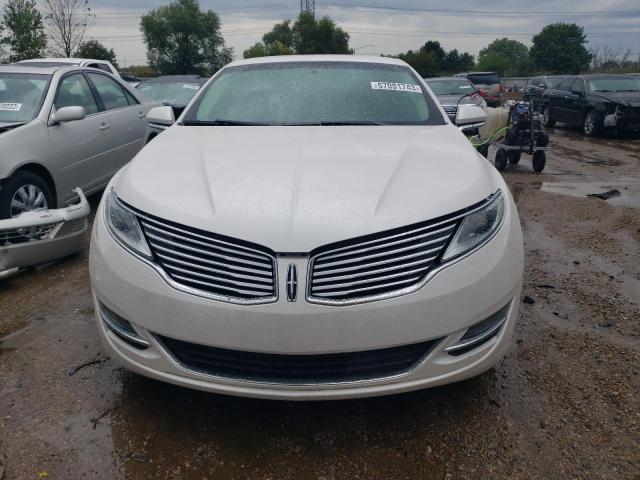 3LN6L2G9XGR615470 - 2016 LINCOLN MKZ WHITE photo 5