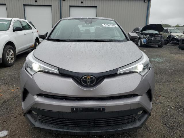 NMTKHMBX5KR101519 - 2019 TOYOTA C-HR XLE 银色 照片 5