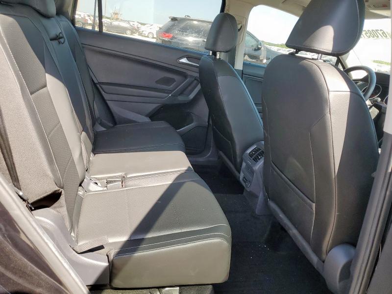 3VV2B7AX5JM146496 - 2018 VOLKSWAGEN TIGUAN SE BLACK photo 10