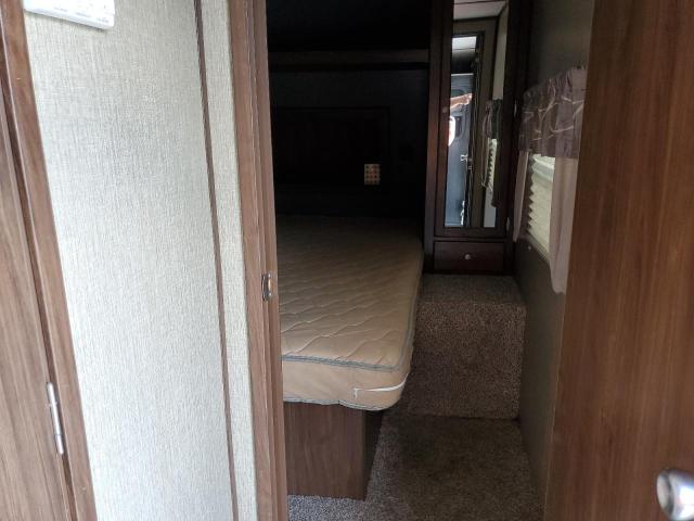 4YDT32524J1530295 - 2018 KEYSTONE SPRINTER WHITE photo 5