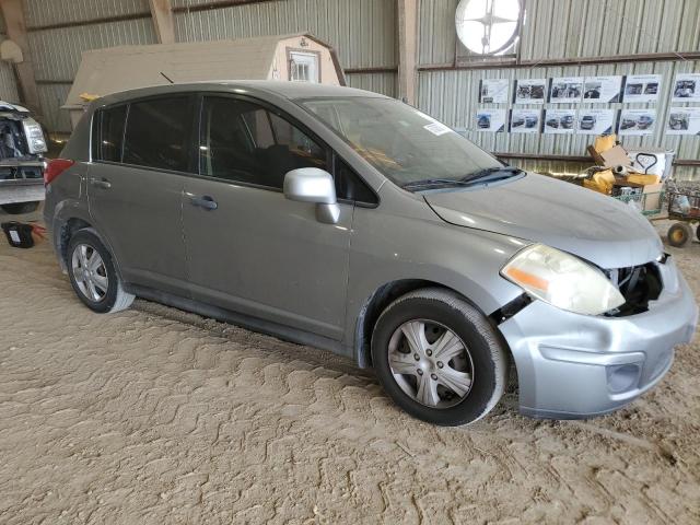 3N1BC13E78L458455 - 2008 NISSAN VERSA S SILVER photo 4