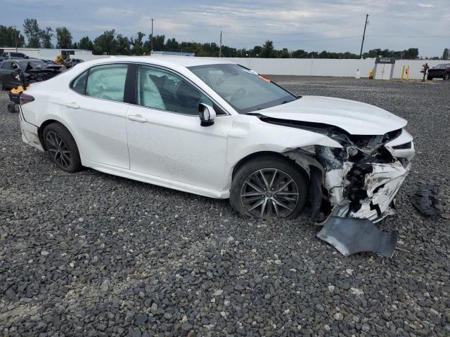 4T1G11BK7PU085031 - 2023 TOYOTA CAMRY SE NIGHT SHADE WHITE photo 4