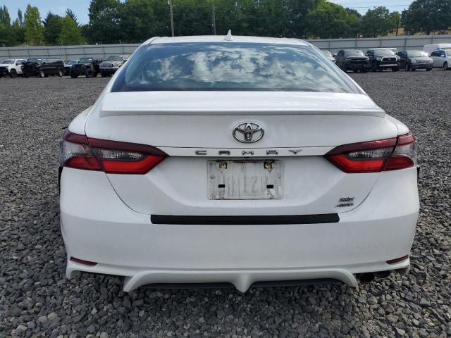 4T1G11BK7PU085031 - 2023 TOYOTA CAMRY SE NIGHT SHADE WHITE photo 6