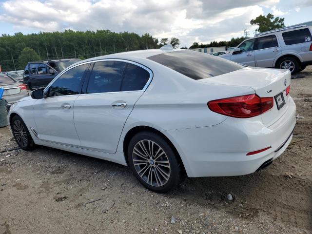 WBAJE7C57JWC55670 - 2018 BMW 540 XI WHITE photo 2