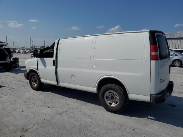 1GTZGFBG7A1179990 - 2010 GMC SAVANA G2500 WHITE photo 2