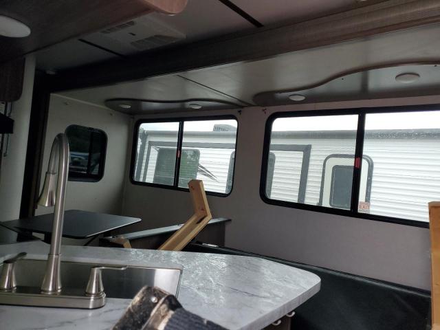 4YDT29B22K7245920 - 2019 KEYSTONE TRAILER TWO TONE photo 6