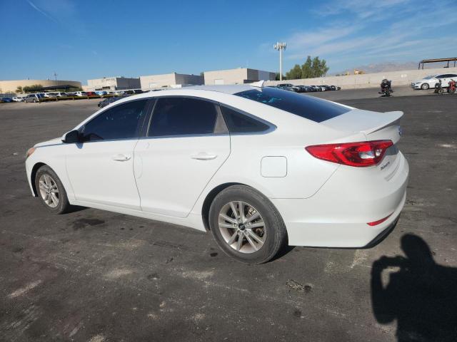 5NPE24AF8HH560339 - 2017 HYUNDAI SONATA SE WHITE photo 2