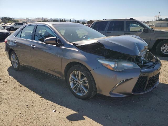 4T1BF1FK1GU527338 - 2016 TOYOTA CAMRY LE GRAY photo 4