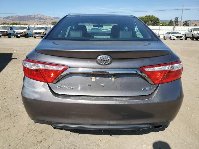 4T1BF1FK1GU527338 - 2016 TOYOTA CAMRY LE GRAY photo 6