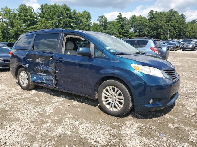 5TDYK3DCXBS137952 - 2011 TOYOTA SIENNA XLE 蓝色 照片 4
