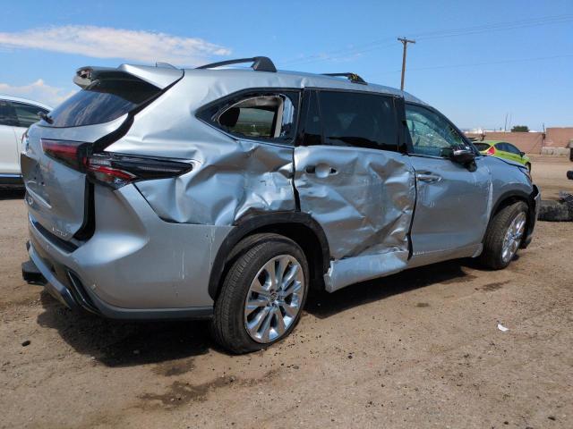 5TDKDRAH3SS555482 - 2025 TOYOTA HIGHLANDER LE ვერცხლისფერი ფოტო 3