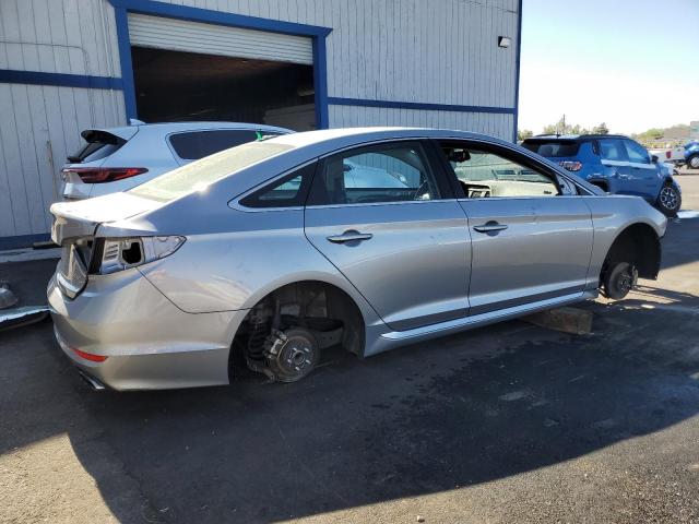 5NPE34AF8FH045934 - 2015 HYUNDAI SONATA SPORT 银色 照片 3