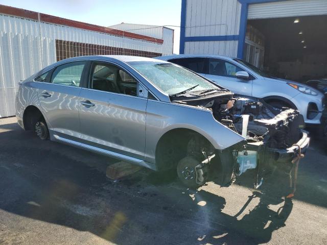 5NPE34AF8FH045934 - 2015 HYUNDAI SONATA SPORT 银色 照片 4