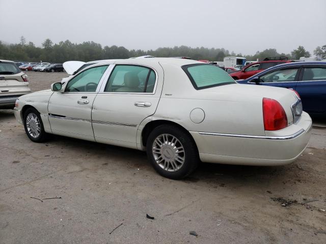 1LNHM83V26Y615054 - 2006 LINCOLN TOWN CAR DESIGNER WHITE photo 2