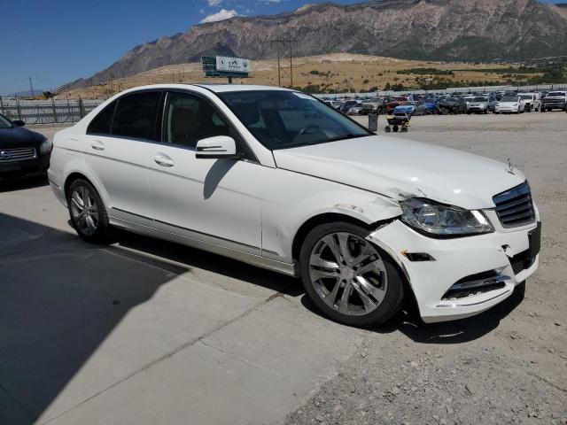 WDDGF8AB4DR280539 - 2013 MERCEDES-BENZ C 300 4MATIC WHITE photo 4