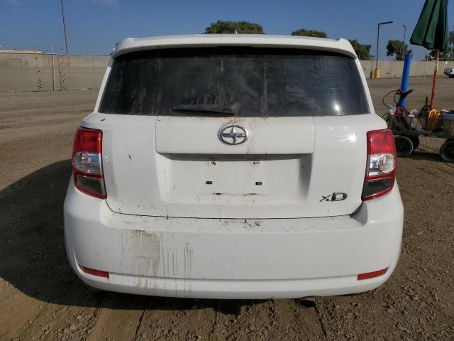 JTKKUPB40E1041146 - 2014 TOYOTA SCION XD WHITE photo 6