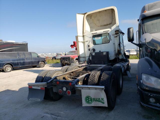 3ALXA7004GDHH3787 - 2016 FREIGHTLINER CONVENTION COLUMBIA WHITE photo 4