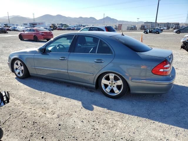 WDBUF70JX6A943273 - 2006 MERCEDES-BENZ E 500 BLUE photo 2