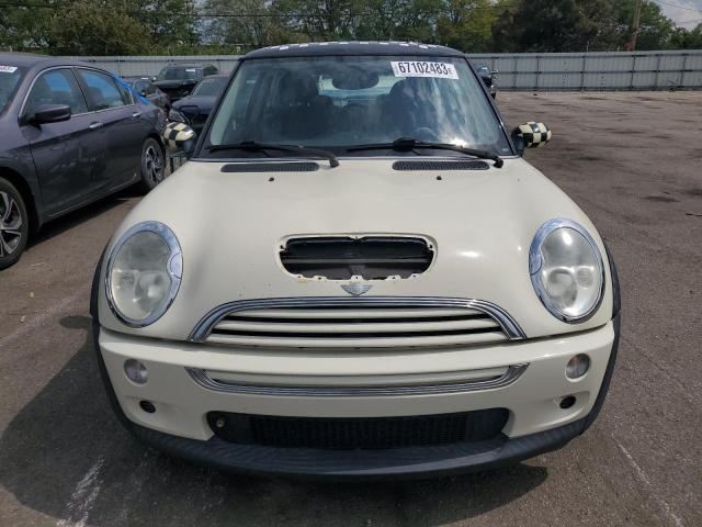 WMWRE33444TD87147 - 2004 MINI COOPER S WHITE photo 5