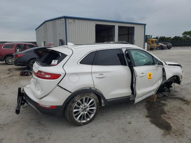 5LMCJ3C98HUL03353 - 2017 LINCOLN MKC RESERVE WHITE photo 3