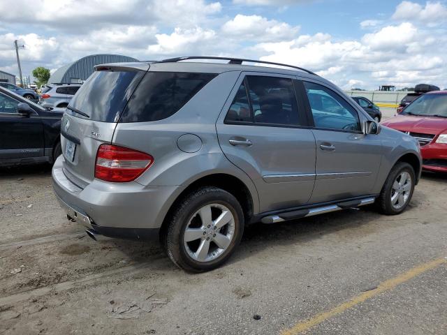 4JGBB75E47A186285 - 2007 MERCEDES-BENZ ML 500 银色 照片 3
