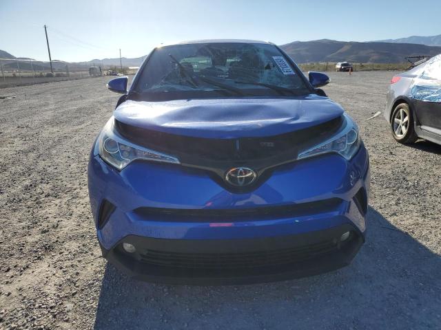 NMTKHMBX6JR049462 - 2018 TOYOTA C-HR XLE BLUE photo 5