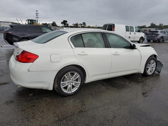 JN1CV6AR0FM524624 - 2015 INFINITI Q40 WHITE photo 3