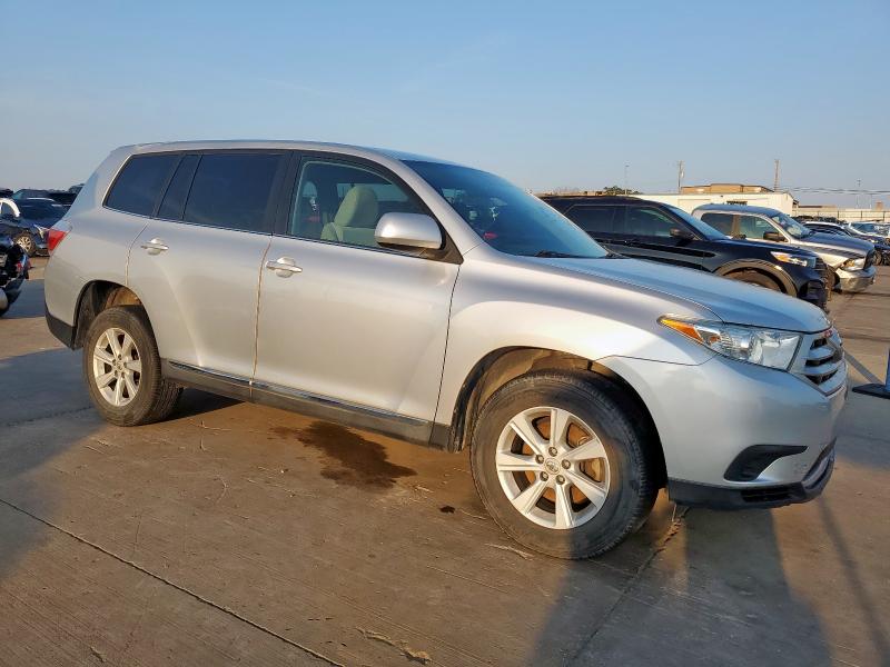 5TDZA3EHXDS037175 - 2013 TOYOTA HIGHLANDER BASE ვერცხლისფერი ფოტო 4