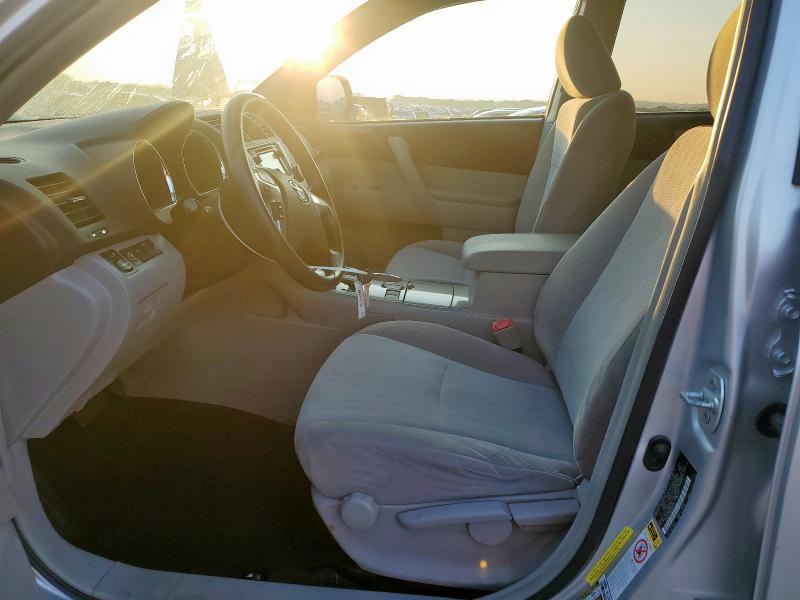 5TDZA3EHXDS037175 - 2013 TOYOTA HIGHLANDER BASE ვერცხლისფერი ფოტო 7