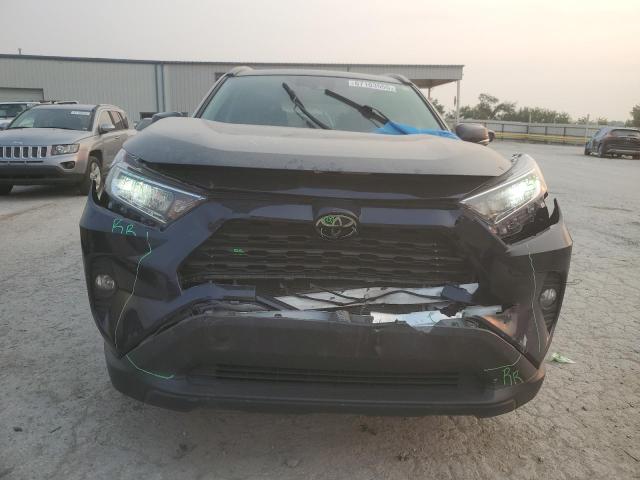 2T3P1RFV1MW187933 - 2021 TOYOTA RAV4 XLE BLUE photo 5