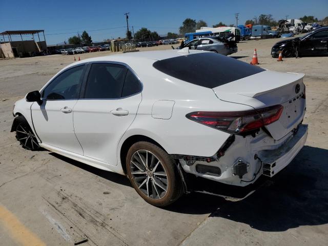 4T1T11AK0PU828743 - 2023 TOYOTA CAMRY SE NIGHT SHADE WHITE photo 2
