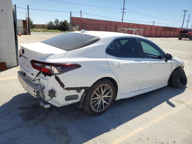 4T1T11AK0PU828743 - 2023 TOYOTA CAMRY SE NIGHT SHADE WHITE photo 3