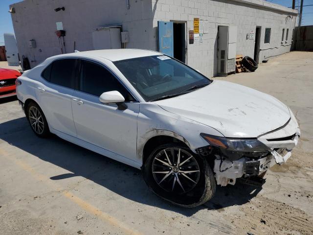 4T1T11AK0PU828743 - 2023 TOYOTA CAMRY SE NIGHT SHADE WHITE photo 4