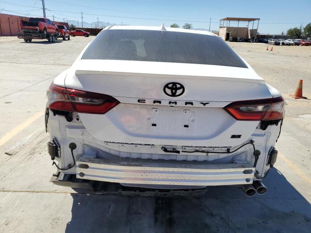 4T1T11AK0PU828743 - 2023 TOYOTA CAMRY SE NIGHT SHADE WHITE photo 6