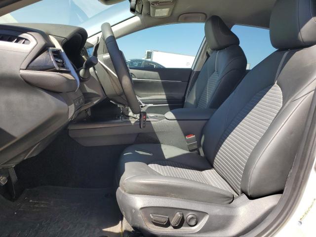 4T1T11AK0PU828743 - 2023 TOYOTA CAMRY SE NIGHT SHADE WHITE photo 7