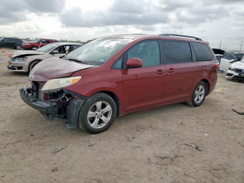 2015 TOYOTA SIENNA LE, 