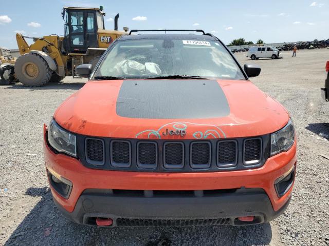 3C4NJDDB9JT270046 - 2018 JEEP COMPASS TRAILHAWK ORANGE photo 5