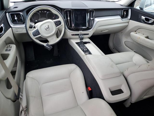 LYV102RK7JB083113 - 2018 VOLVO XC60 T5 WHITE photo 8