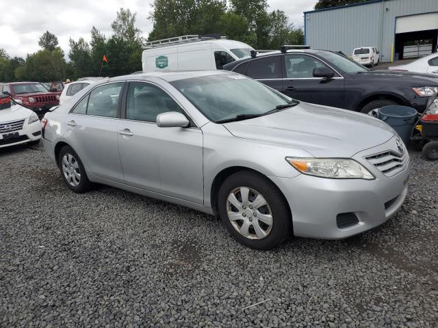 4T1BF3EK3BU628550 - 2011 TOYOTA CAMRY BASE Արծաթագույն լուսանկար 4