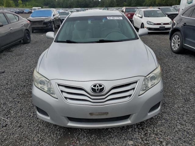 4T1BF3EK3BU628550 - 2011 TOYOTA CAMRY BASE Արծաթագույն լուսանկար 5