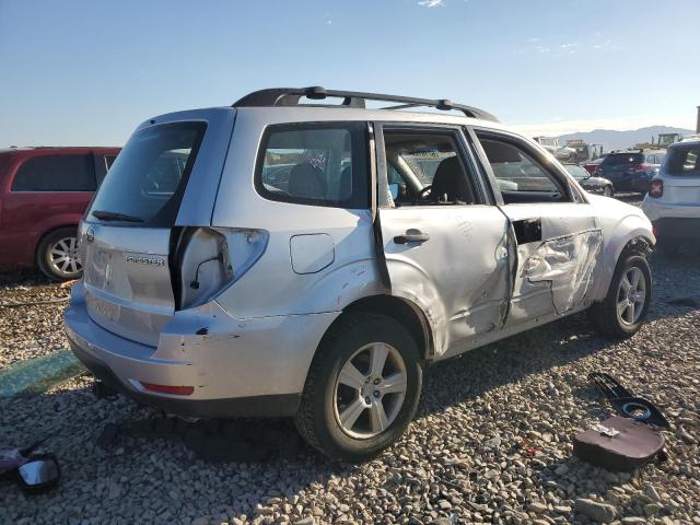 JF2SH6BC0AG911855 - 2010 SUBARU FORESTER XS Silber Foto 3