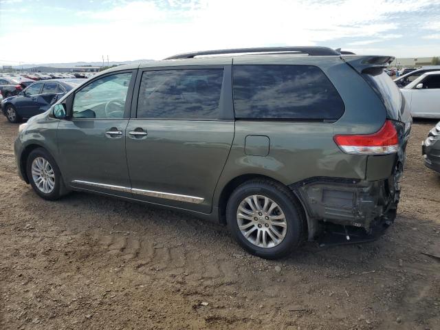 5TDYK3DC2ES419071 - 2014 TOYOTA SIENNA XLE GRAY photo 2