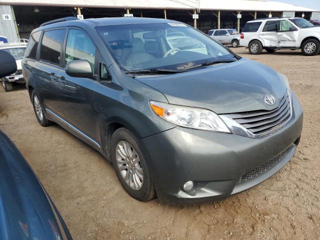 5TDYK3DC2ES419071 - 2014 TOYOTA SIENNA XLE GRAY photo 4