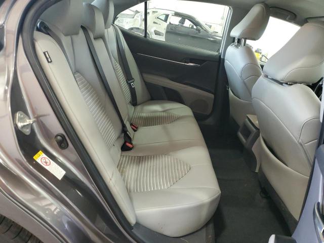 4T1B11HK6JU568518 - 2018 TOYOTA CAMRY L GRAY photo 10