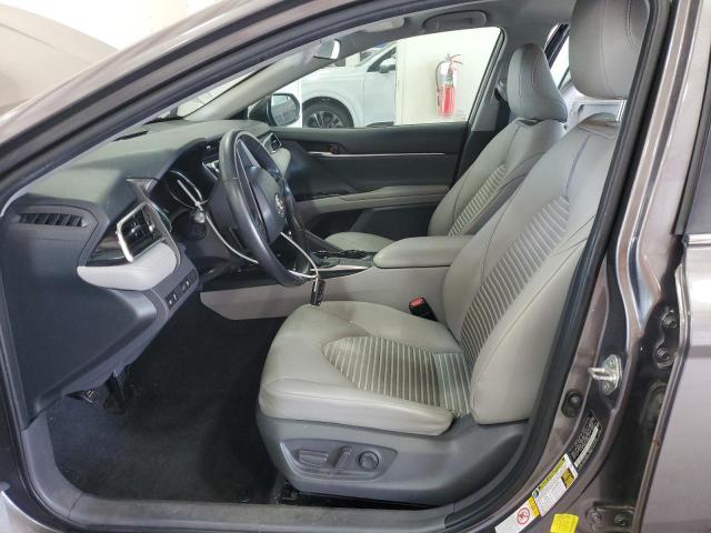 4T1B11HK6JU568518 - 2018 TOYOTA CAMRY L GRAY photo 7