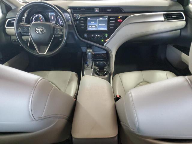 4T1B11HK6JU568518 - 2018 TOYOTA CAMRY L GRAY photo 8