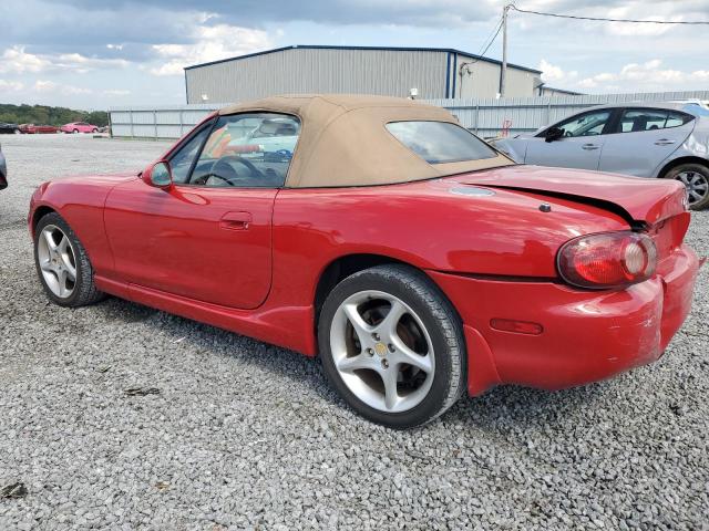 JM1NB353620231203 - 2002 MAZDA MX-5 MIATA BASE RED photo 2