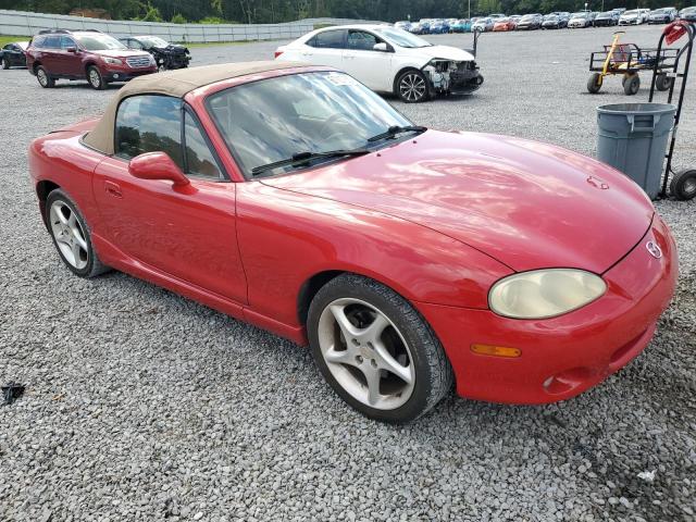 JM1NB353620231203 - 2002 MAZDA MX-5 MIATA BASE RED photo 4