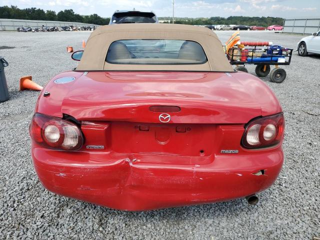 JM1NB353620231203 - 2002 MAZDA MX-5 MIATA BASE RED photo 6