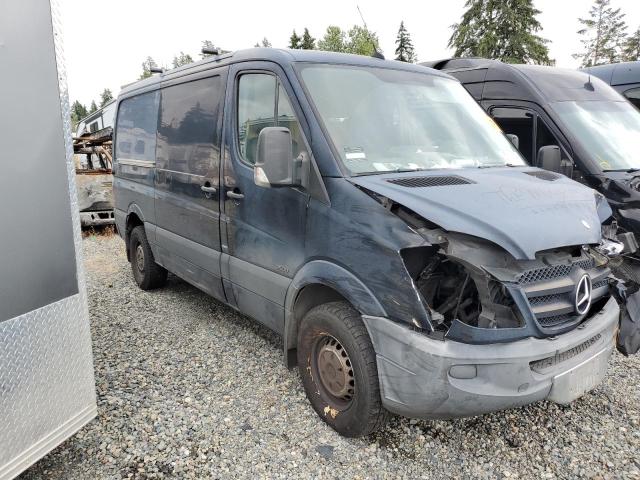 WD3PE7CCXA5467679 - 2010 MERCEDES-BENZ SPRINTER 2500 BLUE photo 4